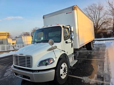 Freightliner M2 106 26 ft Box Truck - 280HP, 6 Speed Automatic, Roll up Door