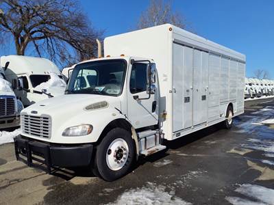 Freightliner M2 106 21 ft Box Truck - 280HP, 5 Speed Automatic, Roll up Door
