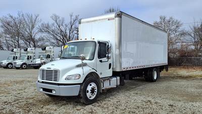 Freightliner M2 106 26 ft Box Truck - 240HP, 6 Speed Automatic, Roll up Door, Liftgate