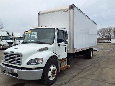 Freightliner M2 106 26 ft Box Truck - 230HP, 6 Speed Automatic, Roll up Door