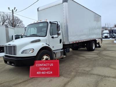 Freightliner M2 106 26 ft Box Truck - 240HP, 6 Speed Automatic, Roll up Door, Liftgate
