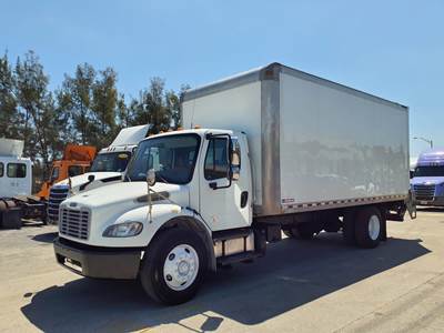 Freightliner M2 106 20 ft Box Truck - 240HP, 6 Speed Automatic, Roll up Door, Liftgate