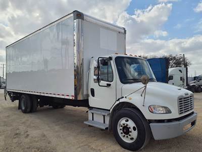 Freightliner M2 106 26 ft Box Truck - 240HP, 6 Speed Automatic, Roll up Door, Liftgate