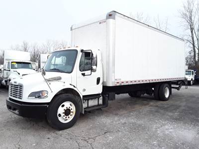 Freightliner M2 106 26 ft Box Truck - 240HP, 6 Speed Automatic, Roll up Door, Liftgate