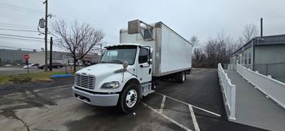 Freightliner M2 106 26 ft Box Truck - 240HP, 6 Speed Automatic, Roll up Door, Liftgate