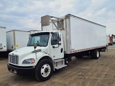 Freightliner M2 106 26 ft Box Truck - 240HP, 6 Speed Automatic, Roll up Door, Liftgate