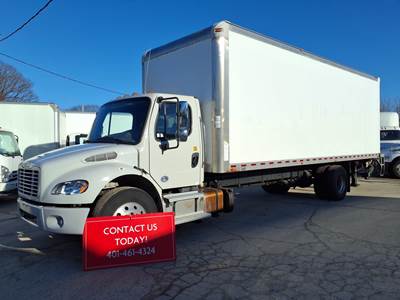 Freightliner M2 106 26 ft Box Truck - 240HP, 6 Speed Automatic, Roll up Door, Liftgate