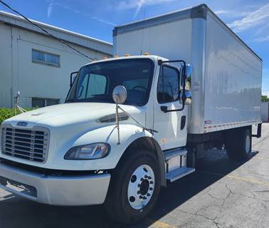 Freightliner M2 106 20 ft Box Truck - 260HP, 6 Speed Automatic, Roll up Door