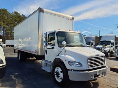 Freightliner M2 106 26 ft Box Truck - 240HP, 6 Speed Automatic, Roll up Door