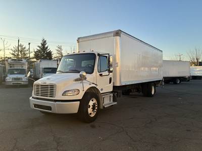 Freightliner M2 106 26 ft Box Truck - 240HP, 9 Speed Automatic, Roll up Door, Liftgate