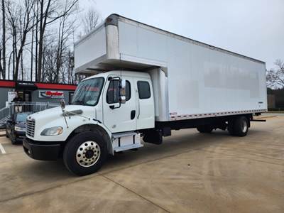 Freightliner M2 106 28 ft Box Truck - 280HP, 6 Speed Automatic, Swing Door