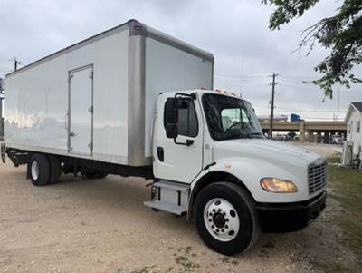 Freightliner M2 106 26 ft Box Truck - 240HP, 9 Speed Automatic, Roll up Door, Liftgate