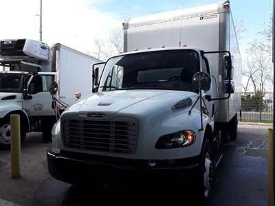 Freightliner M2 106 26 ft Box Truck - 240HP, 6 Speed Automatic, Roll up Door, Liftgate