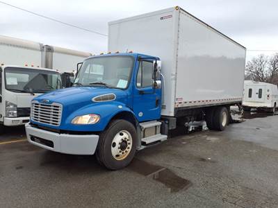 Freightliner M2 106 22 ft Box Truck - 260HP, 6 Speed Automatic, Roll up Door, Liftgate