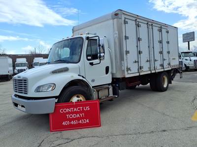 Freightliner M2 106 18 ft Box Truck - 240HP, 6 Speed Automatic, Roll up Door, Liftgate