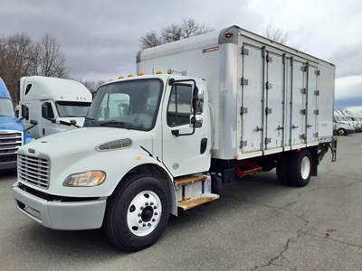 Freightliner M2 106 18 ft Box Truck - 240HP, 6 Speed Automatic, Roll up Door, Liftgate