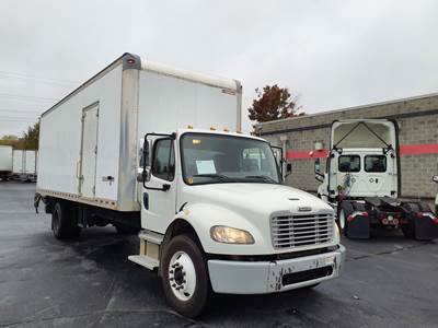 Freightliner M2 106 26 ft Box Truck - 240HP, 9 Speed Automatic, Roll up Door, Liftgate