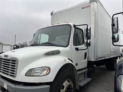 Freightliner M2 106 26 ft Box Truck - 240HP, 9 Speed Automatic, Roll up Door, Liftgate