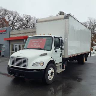 Freightliner M2 106 26 ft Box Truck - 240HP, 9 Speed Automatic, Roll up Door, Liftgate