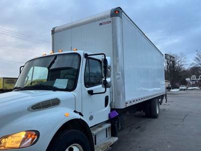 Freightliner M2 106 26 ft Box Truck - 240HP, 9 Speed Automatic, Roll up Door, Liftgate