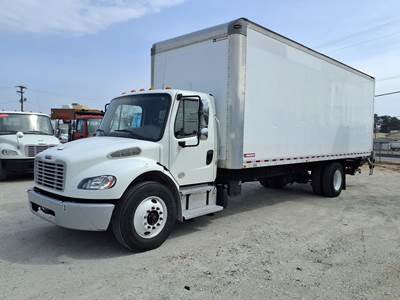 Freightliner M2 106 26 ft Box Truck - 230HP, 6 Speed Automatic, Roll up Door, Liftgate