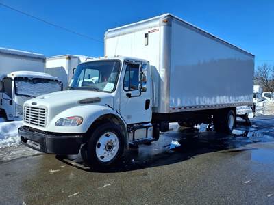 Freightliner M2 106 26 ft Box Truck - 230HP, 6 Speed Automatic, Roll up Door, Liftgate