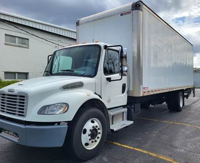 Freightliner M2 106 26 ft Box Truck - 240HP, 6 Speed Automatic, Roll up Door, Liftgate