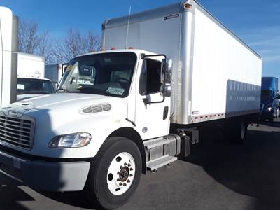 Freightliner M2 106 26 ft Box Truck - 240HP, 6 Speed Automatic, Roll up Door, Liftgate