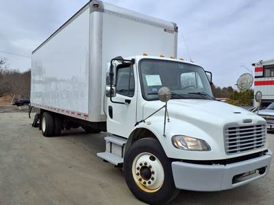 Freightliner M2 106 26 ft Box Truck - 240HP, 6 Speed Automatic, Roll up Door, Liftgate