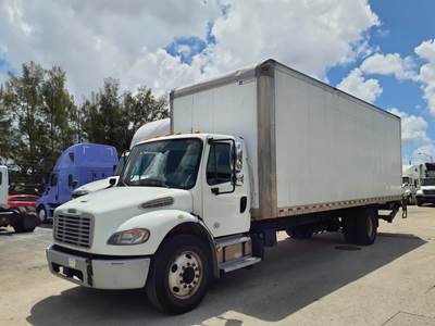 Freightliner M2 106 26 ft Box Truck - 240HP, 6 Speed Automatic, Roll up Door, Liftgate