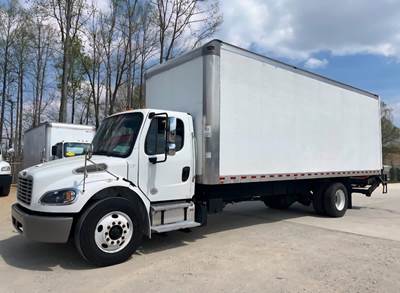 Freightliner M2 106 26 ft Box Truck - 240HP, 6 Speed Automatic, Roll up Door, Liftgate