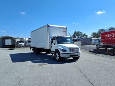 Freightliner M2 106 26 ft Box Truck - 260HP, 6 Speed Automatic, Roll up Door, Liftgate
