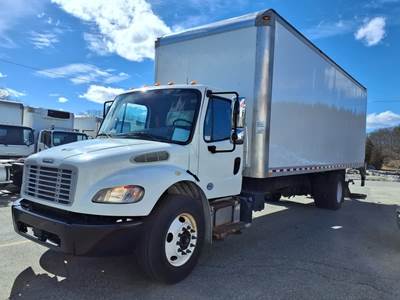 Freightliner M2 106 26 ft Box Truck - 240HP, 6 Speed Automatic, Roll up Door, Liftgate