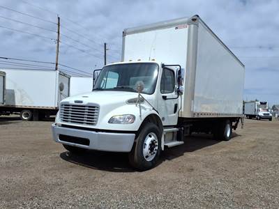 Freightliner M2 106 26 ft Box Truck - 240HP, 6 Speed Automatic, Roll up Door, Liftgate