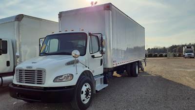 Freightliner M2 106 26 ft Box Truck - 240HP, 6 Speed Automatic, Roll up Door, Liftgate