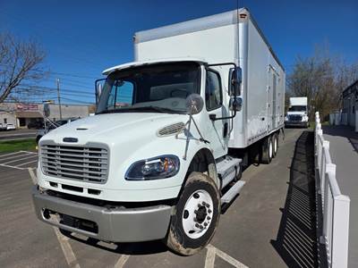 Freightliner M2 106 26 ft Box Truck - 270HP, 6 Speed Automatic, Roll up Door, Liftgate