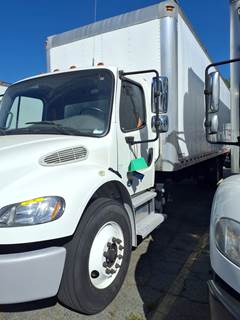 Freightliner M2 106 26 ft Box Truck - 240HP, 9 Speed Automatic, Roll up Door, Liftgate