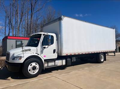 Freightliner M2 106 26 ft Box Truck - 240HP, 7 Speed Automatic, Roll up Door