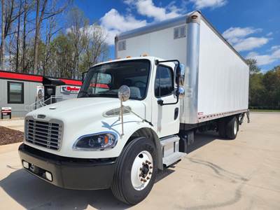 Freightliner M2 106 26 ft Box Truck - 240HP, 6 Speed Automatic, Roll up Door, Liftgate