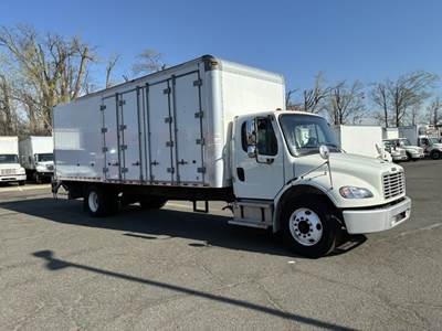 Freightliner M2 106 26 ft Box Truck - 260HP, 6 Speed Automatic, Roll up Door, Liftgate