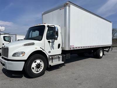 Freightliner M2 106 26 ft Box Truck - 240HP, 9 Speed Automatic, Roll up Door, Liftgate