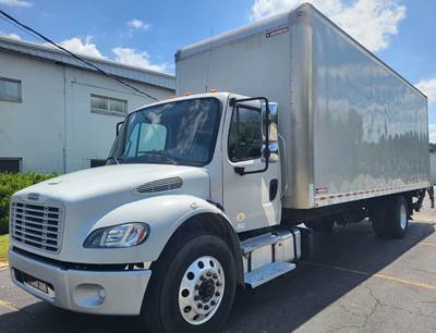 Freightliner M2 106 26 ft Box Truck - 240HP, 6 Speed Automatic, Roll up Door, Liftgate