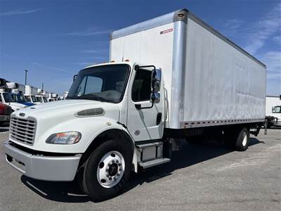 Freightliner M2 106 26 ft Box Truck - 240HP, 6 Speed Automatic, Roll up Door, Liftgate