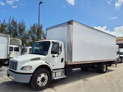 Freightliner M2 106 26 ft Box Truck - 240HP, 6 Speed Automatic, Roll up Door, Liftgate