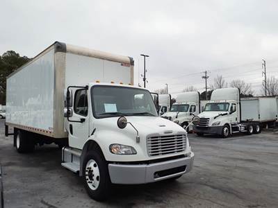 Freightliner M2 106 26 ft Box Truck - 240HP, 6 Speed Automatic, Roll up Door
