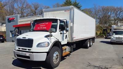 Freightliner M2 106 26 ft Box Truck - 350HP, 6 Speed Automatic, Roll up Door, Liftgate