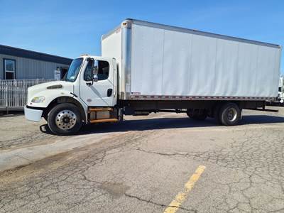 Freightliner M2 106 26 ft Box Truck - 240HP, 6 Speed Automatic, Roll up Door
