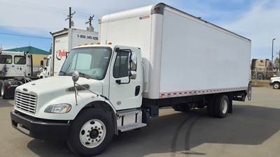 Freightliner M2 106 26 ft Box Truck - 260HP, 6 Speed Automatic, Roll up Door, Liftgate