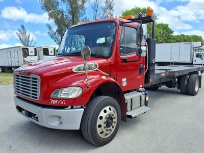 Freightliner M2 106 22 ft Box Truck - 300HP, 5 Speed Automatic