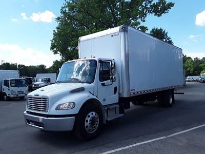 Freightliner M2 106 26 ft Box Truck - 240HP, 6 Speed Automatic, Roll up Door